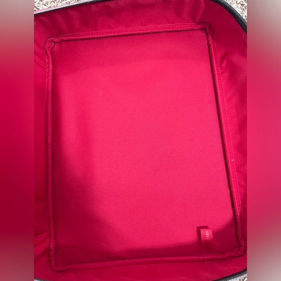 Estée Lauder Case - Picture 4 of 6